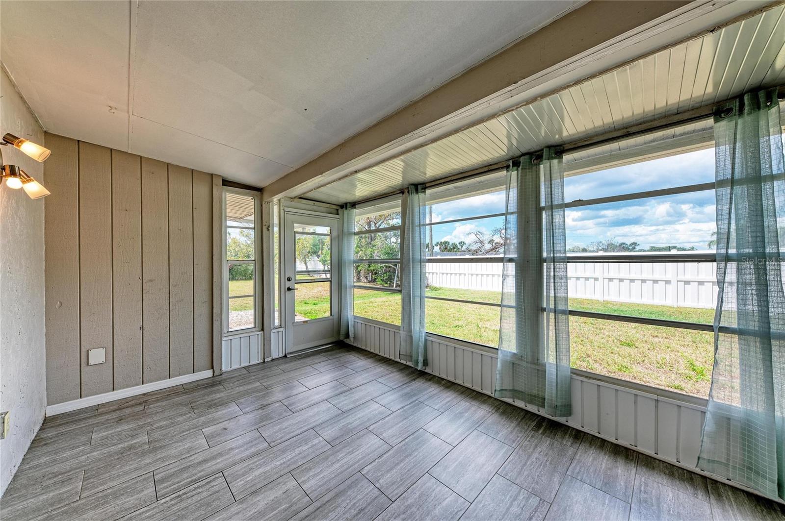 THE VILLAS OF LAKESIDE SOUTH - Residential