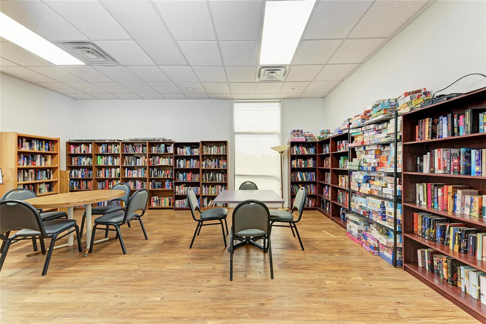 THE VILLAS OF LAKESIDE SOUTH - Residential