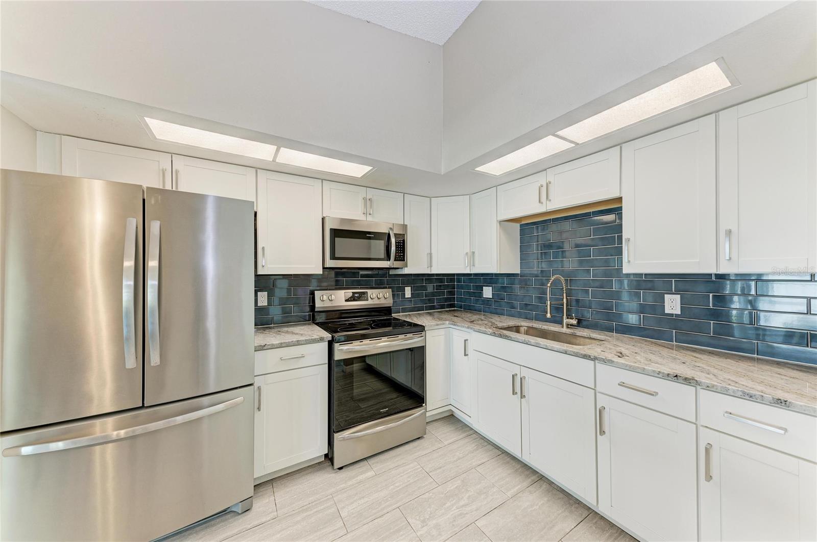 THE VILLAS OF LAKESIDE SOUTH - Residential