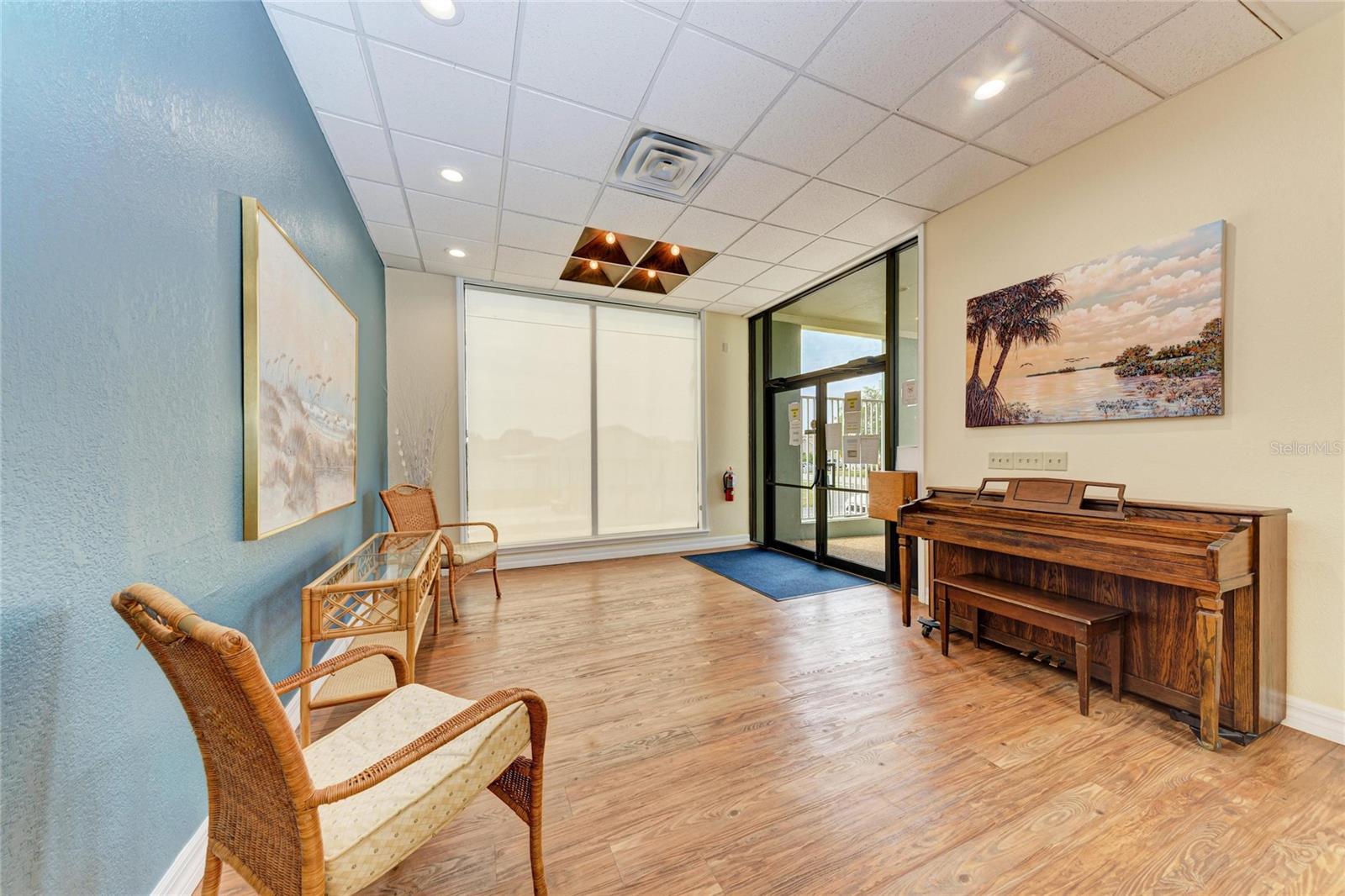 THE VILLAS OF LAKESIDE SOUTH - Residential