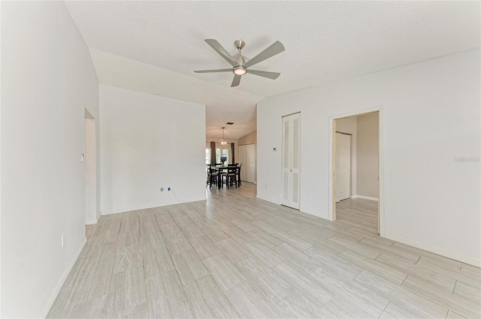 THE VILLAS OF LAKESIDE SOUTH - Residential