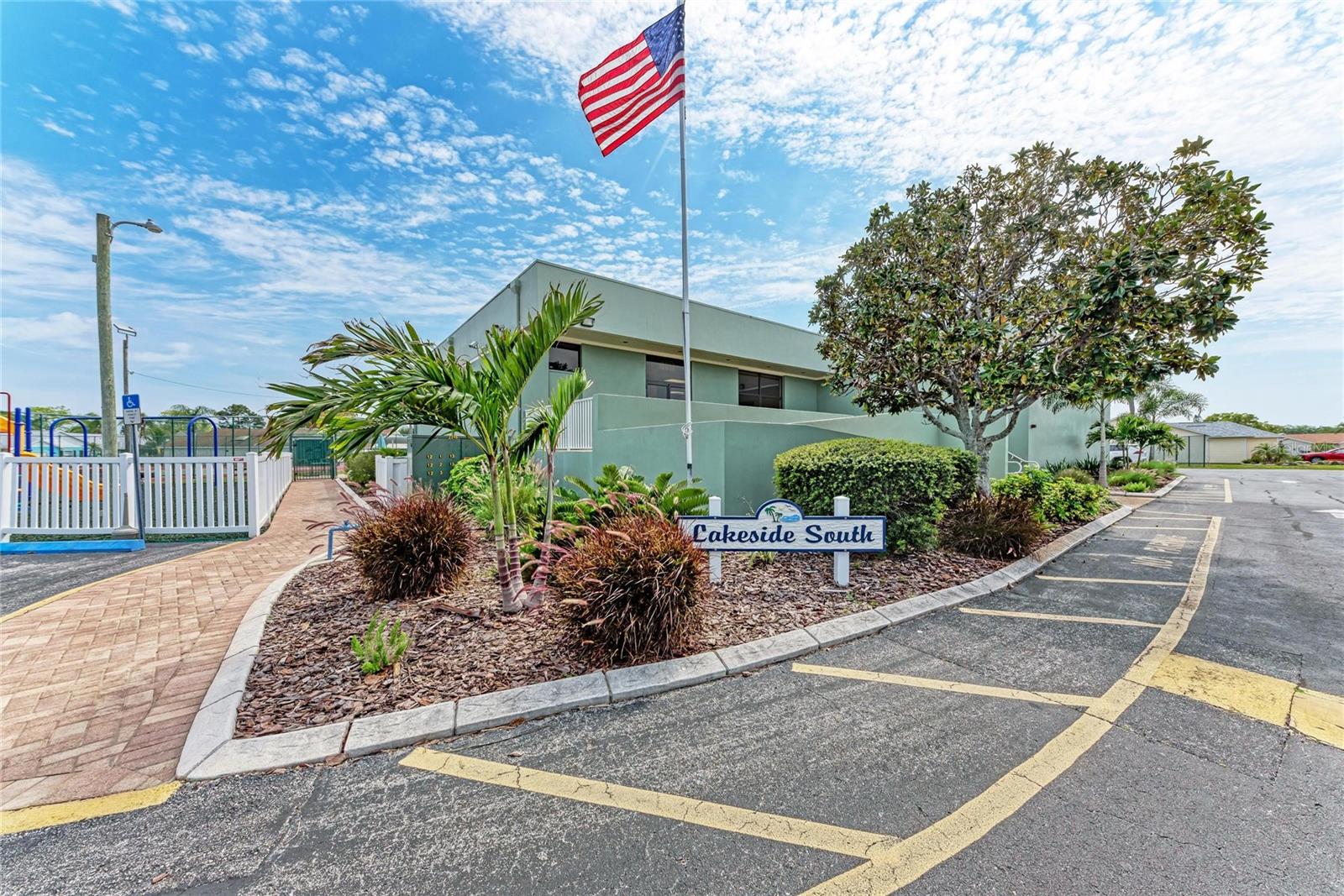 THE VILLAS OF LAKESIDE SOUTH - Residential