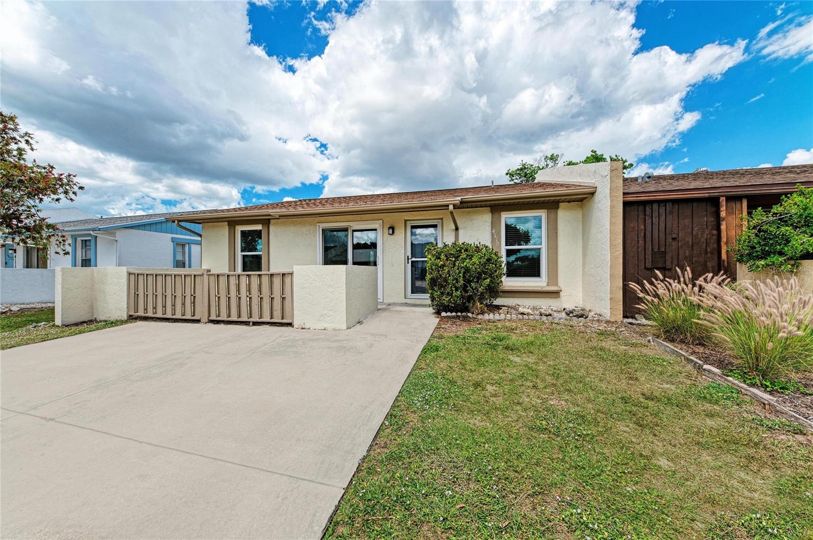 THE VILLAS OF LAKESIDE SOUTH - Residential