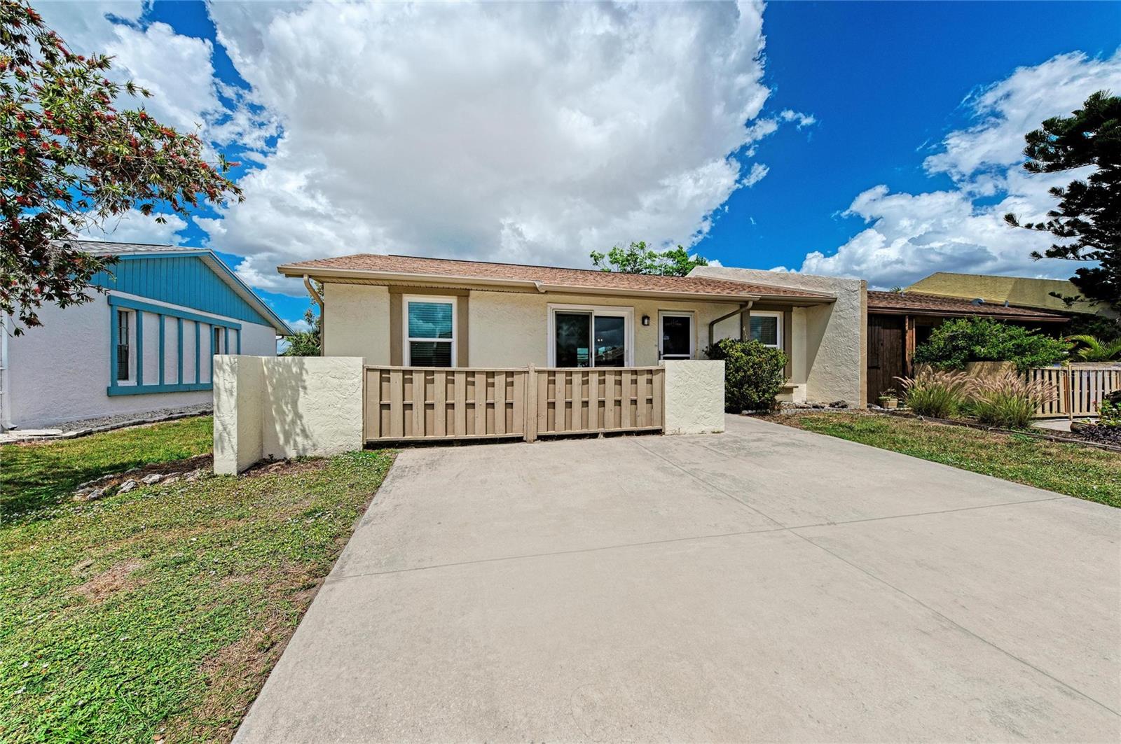 THE VILLAS OF LAKESIDE SOUTH - Residential