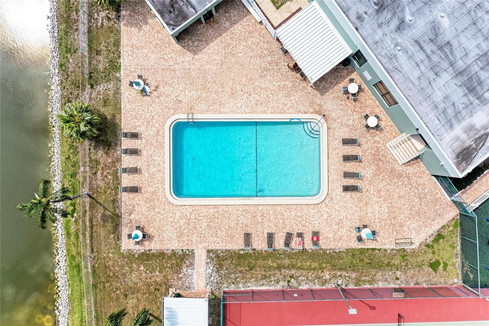 THE VILLAS OF LAKESIDE SOUTH - Residential