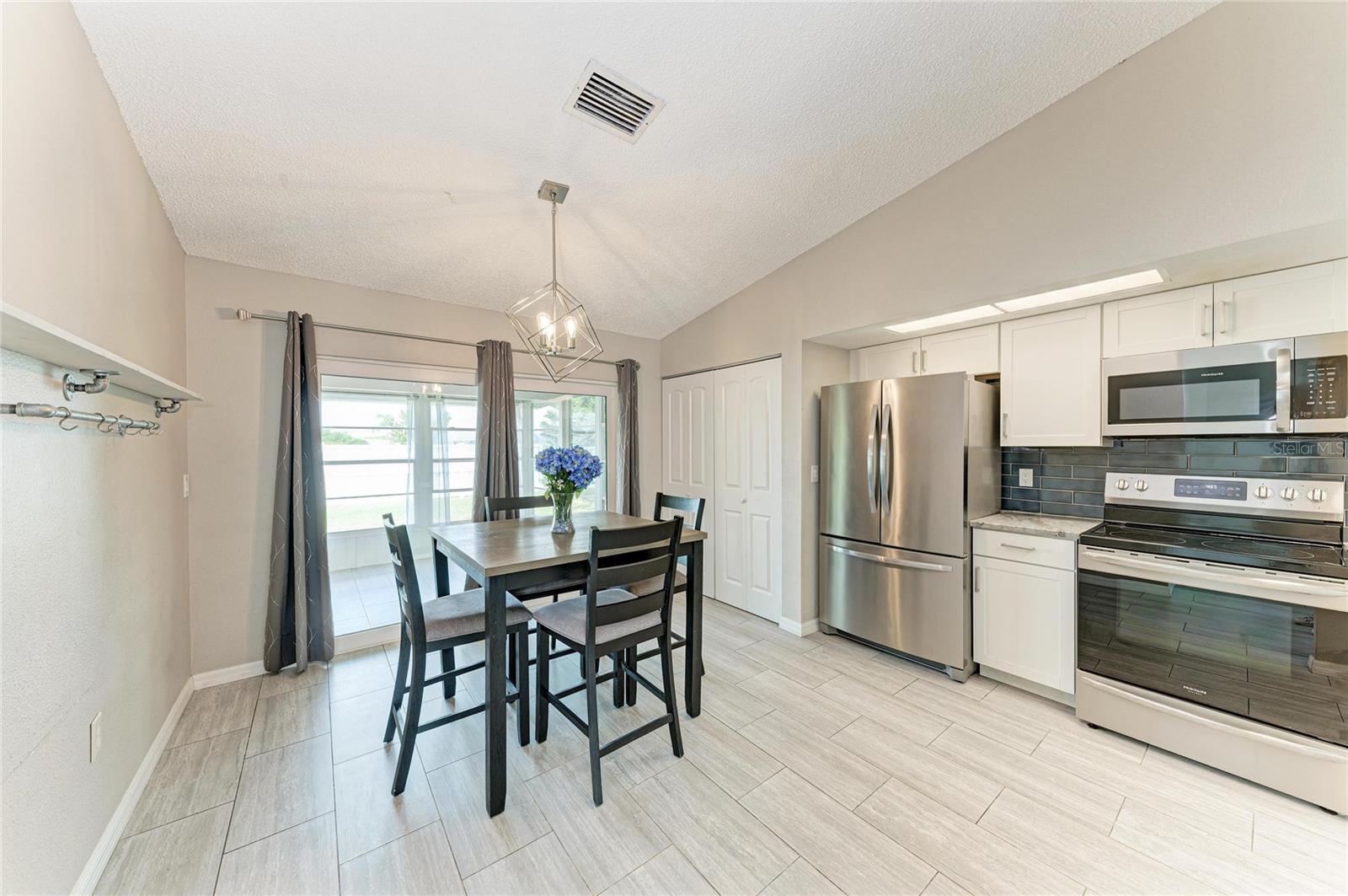 THE VILLAS OF LAKESIDE SOUTH - Residential