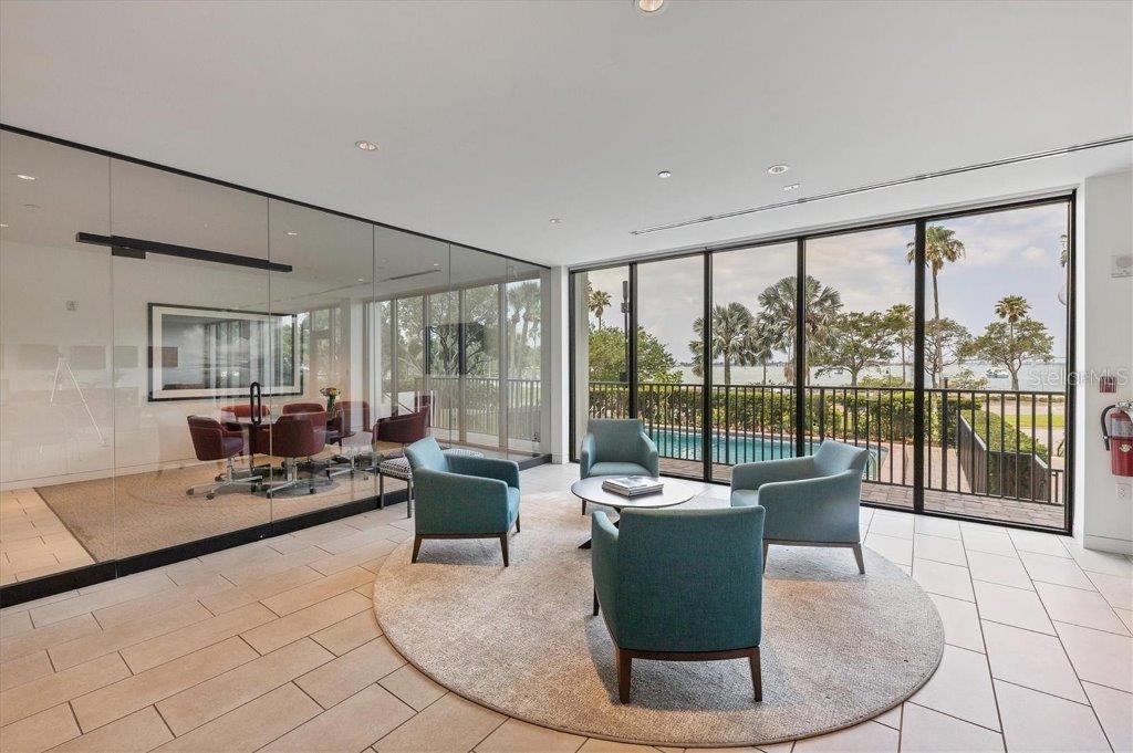 EMBASSY HOUSE - Residential