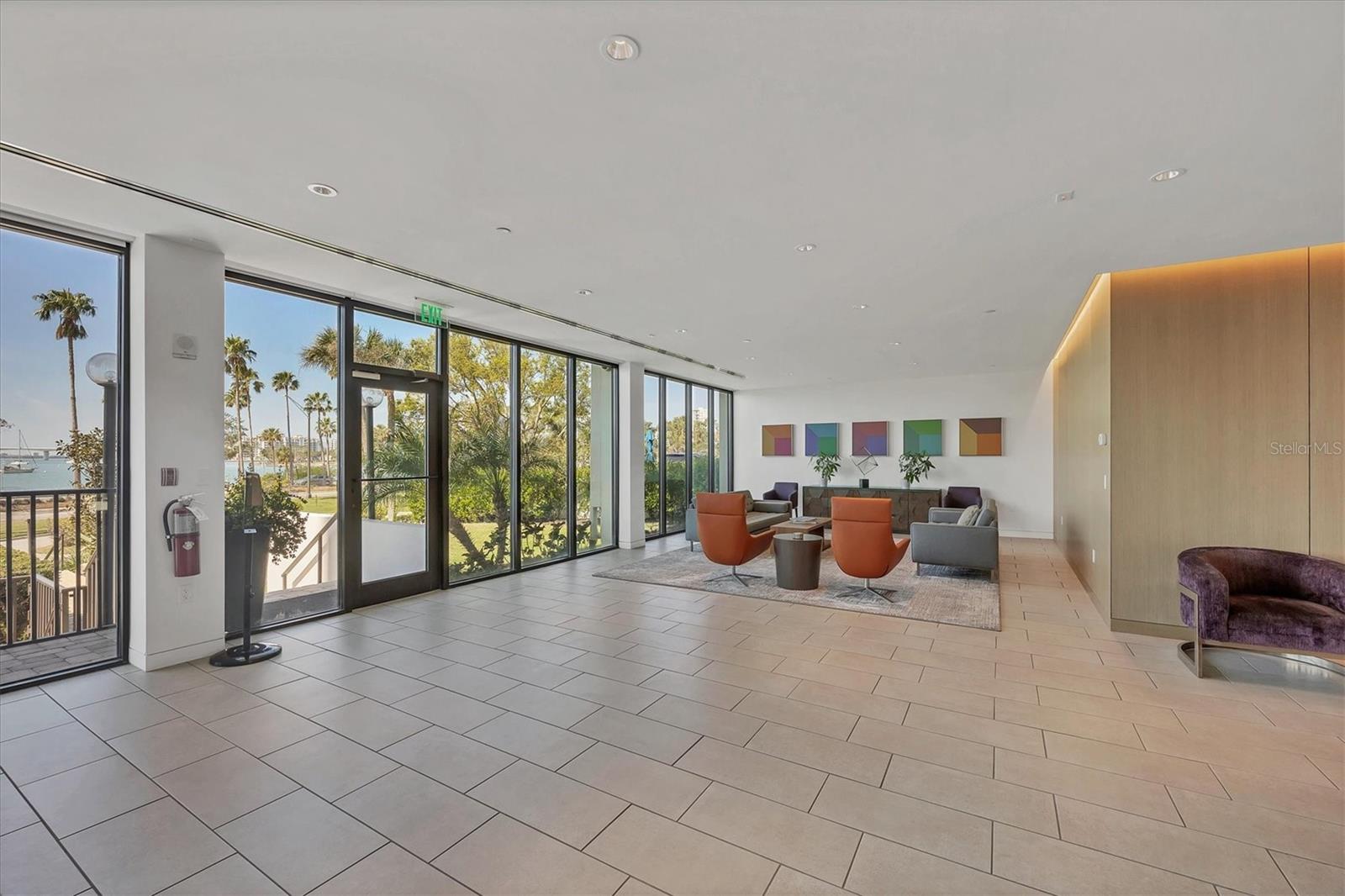 EMBASSY HOUSE - Residential