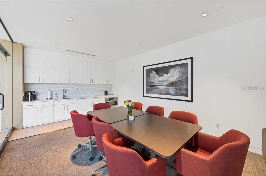 EMBASSY HOUSE - Residential