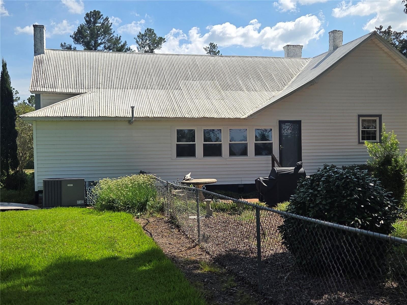 981 BELLS FERRY ROAD 1
