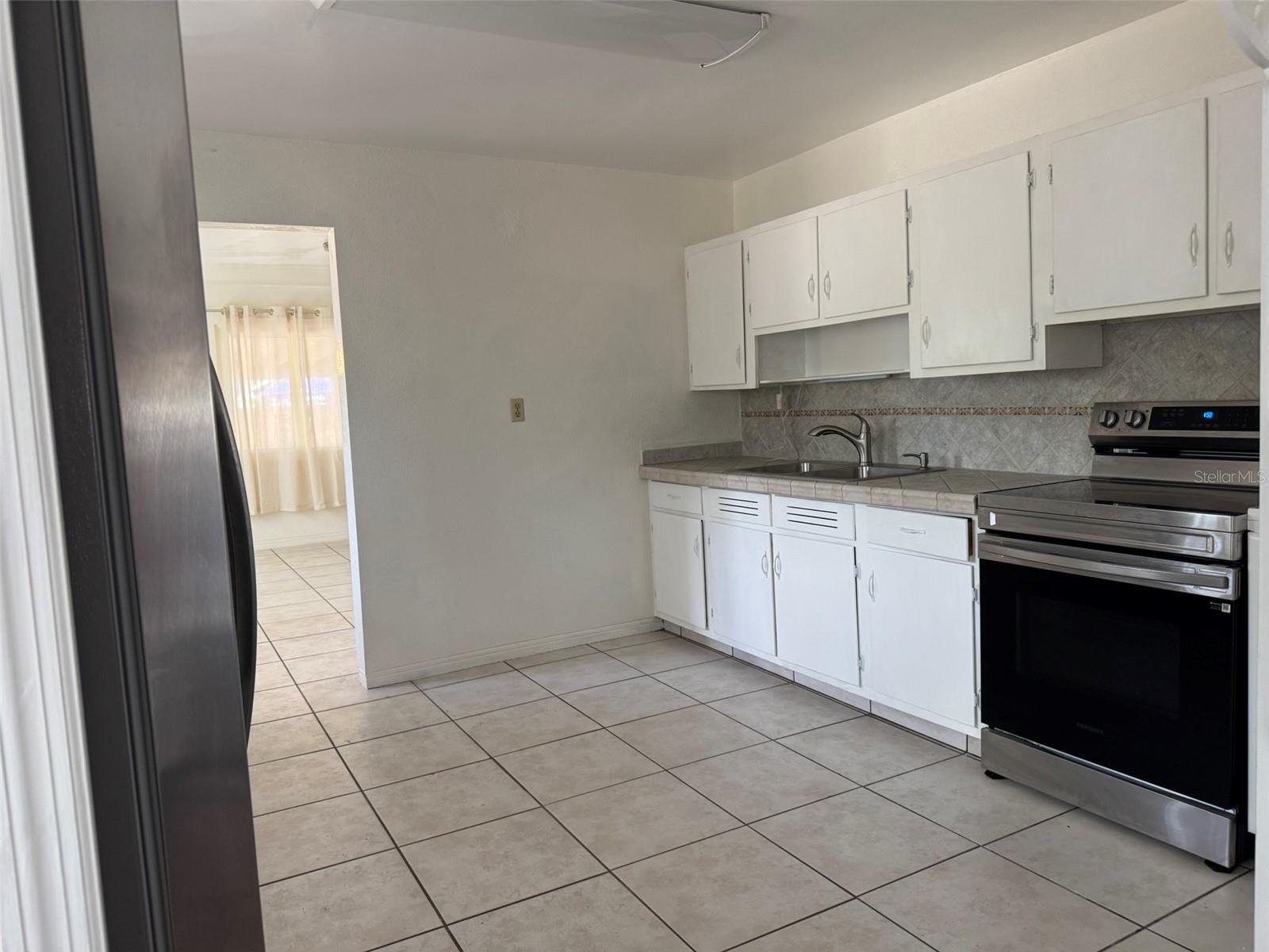 ANTONDALE SUB 2 - Residential Lease