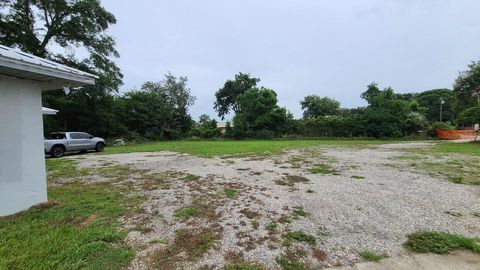 Tiny photo for 11997 SE Us Highway 441, Belleview, FL 34420 (MLS # OM711364)