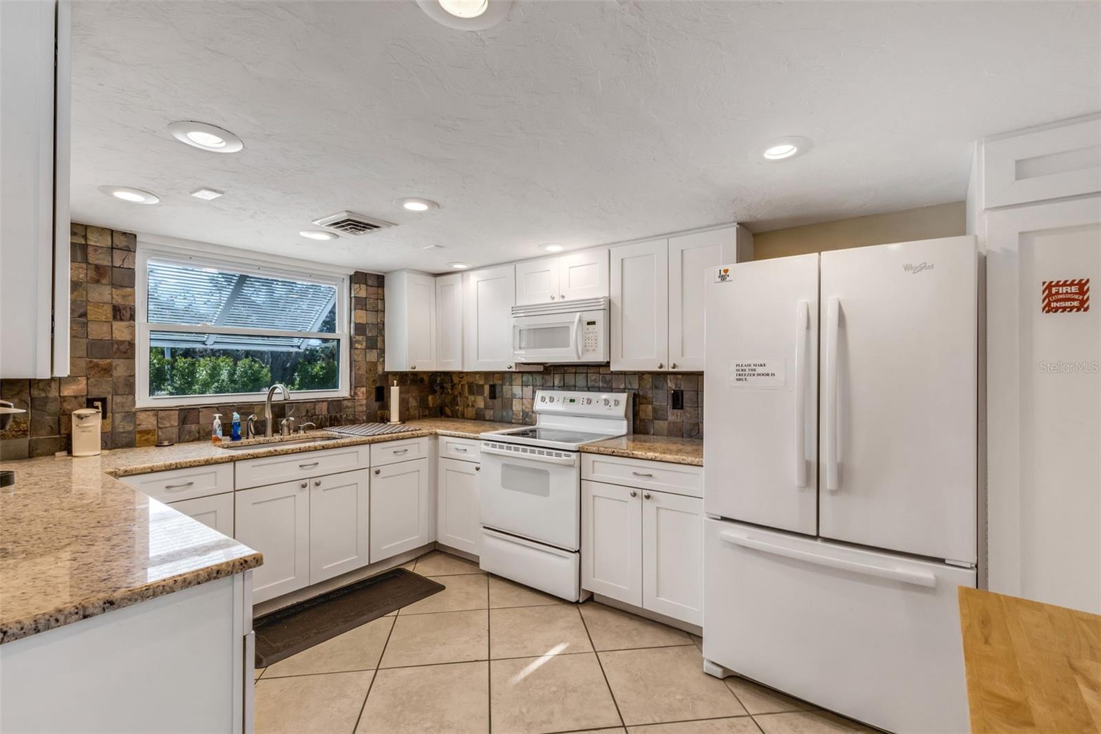 WHITE SANDS VILLAGE - Residential