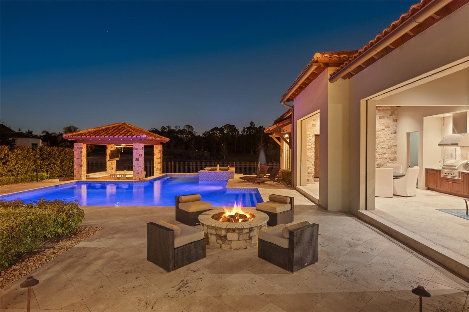 10443 LOS FELIZ DRIVE