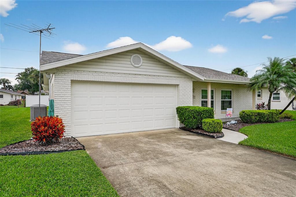 Photo of 1125 Sunland Road, Daytona Beach, FL 32114 (MLS # FC313126)