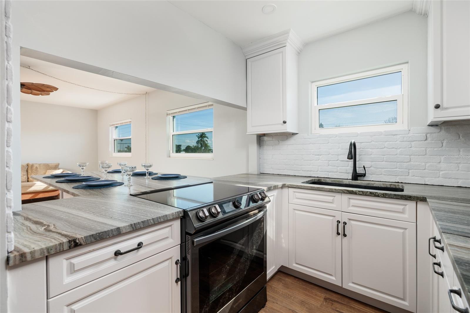 SYLVETTE CONDO - Residential