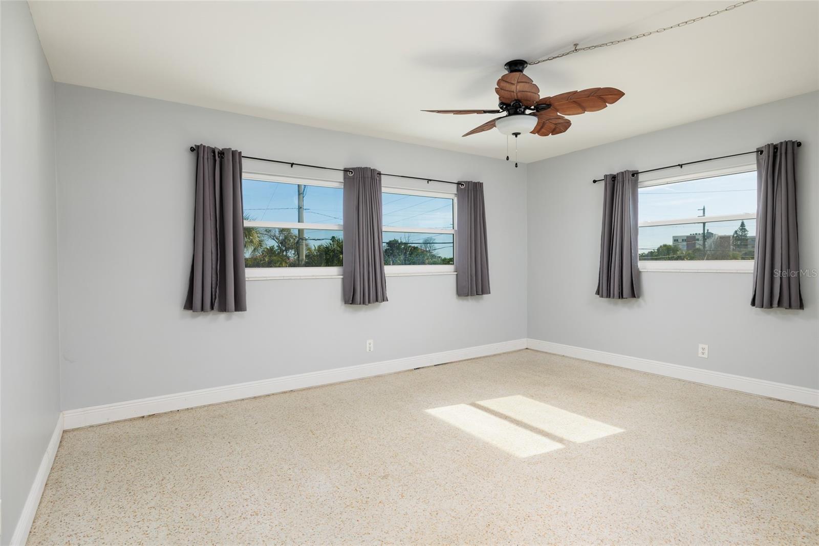 SYLVETTE CONDO - Residential