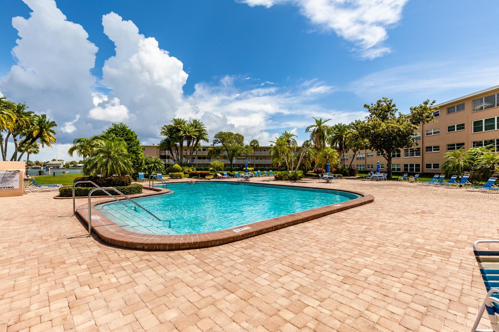 SYLVETTE CONDO - Residential