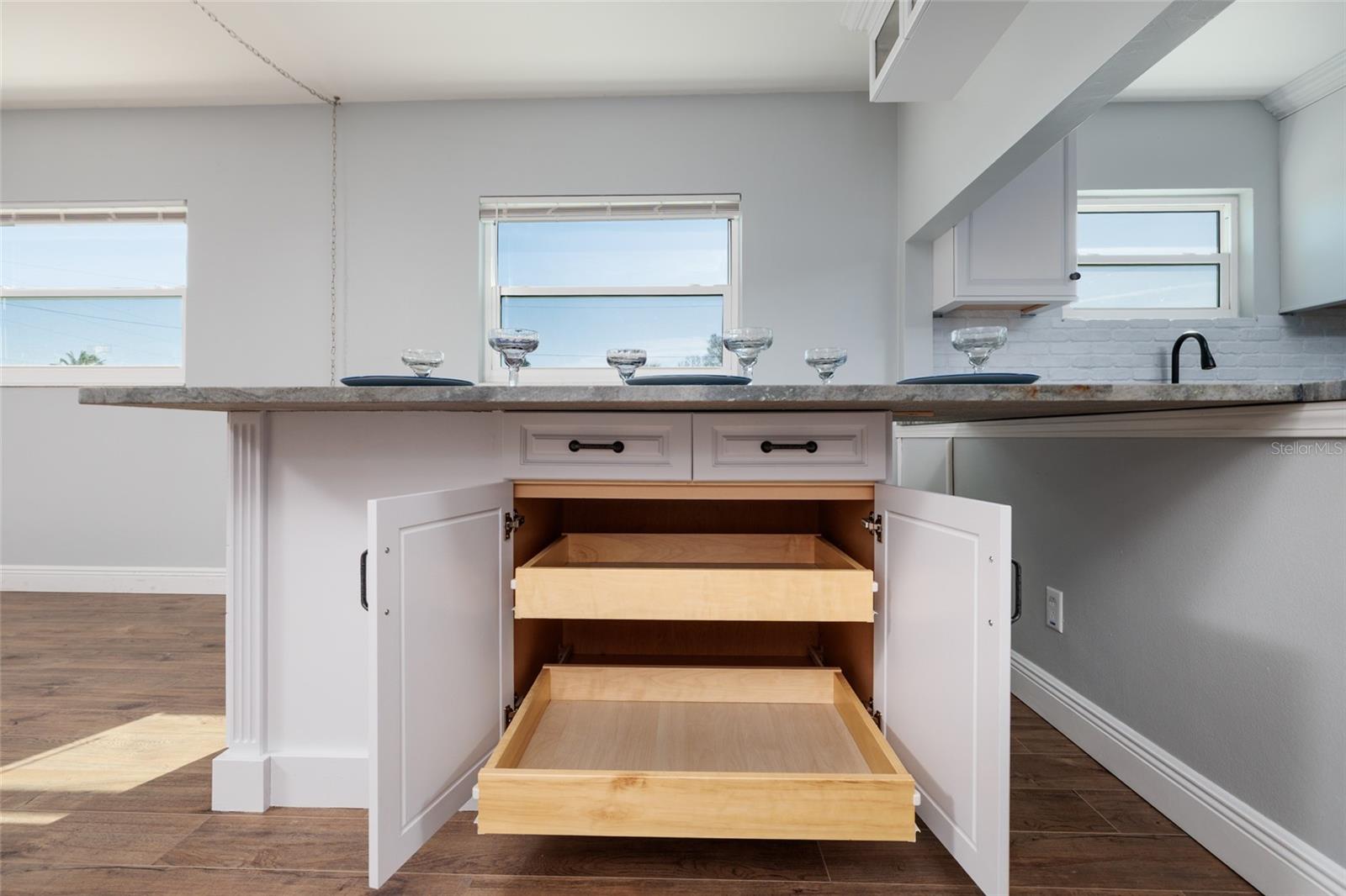 SYLVETTE CONDO - Residential