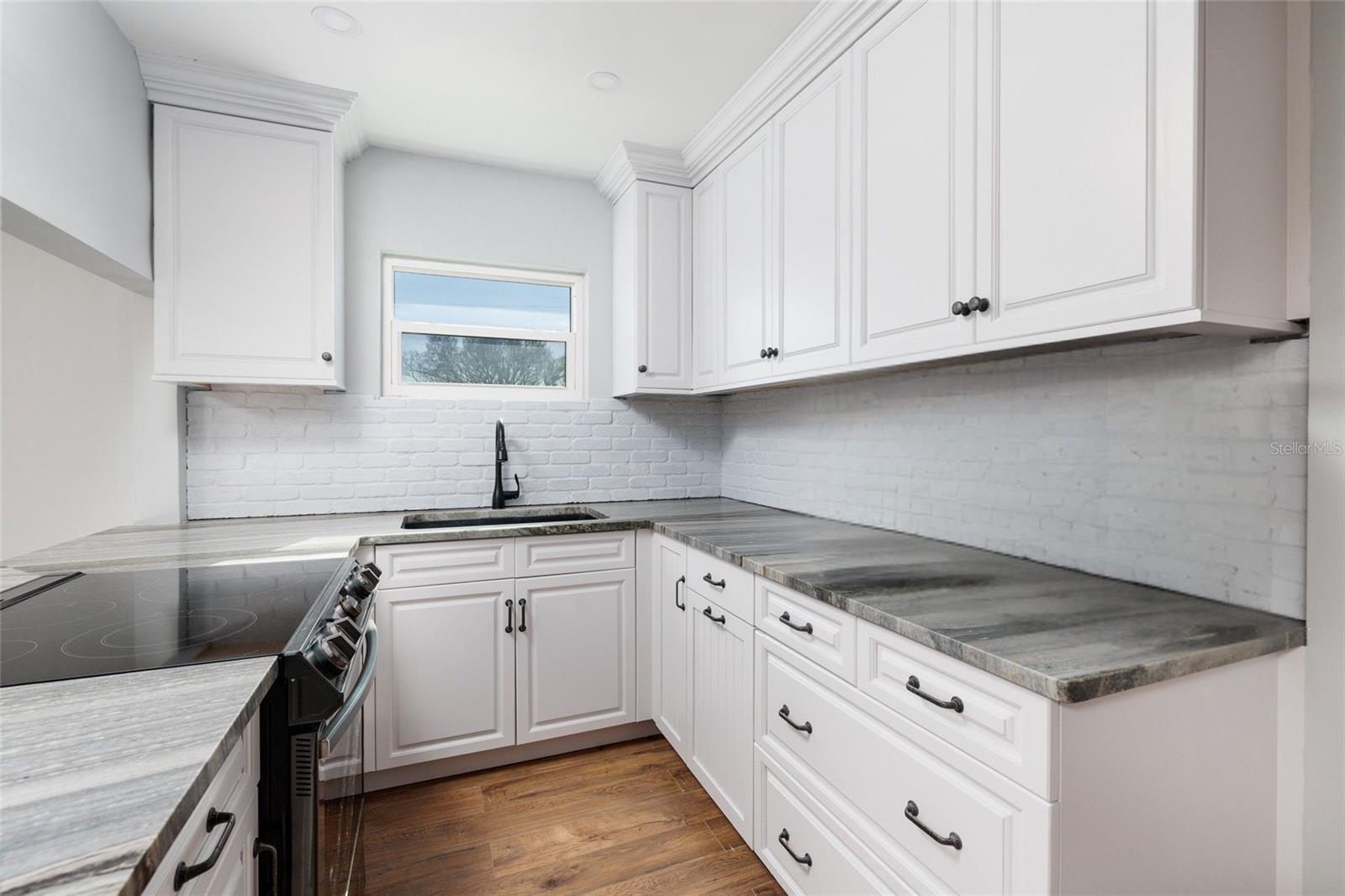 SYLVETTE CONDO - Residential