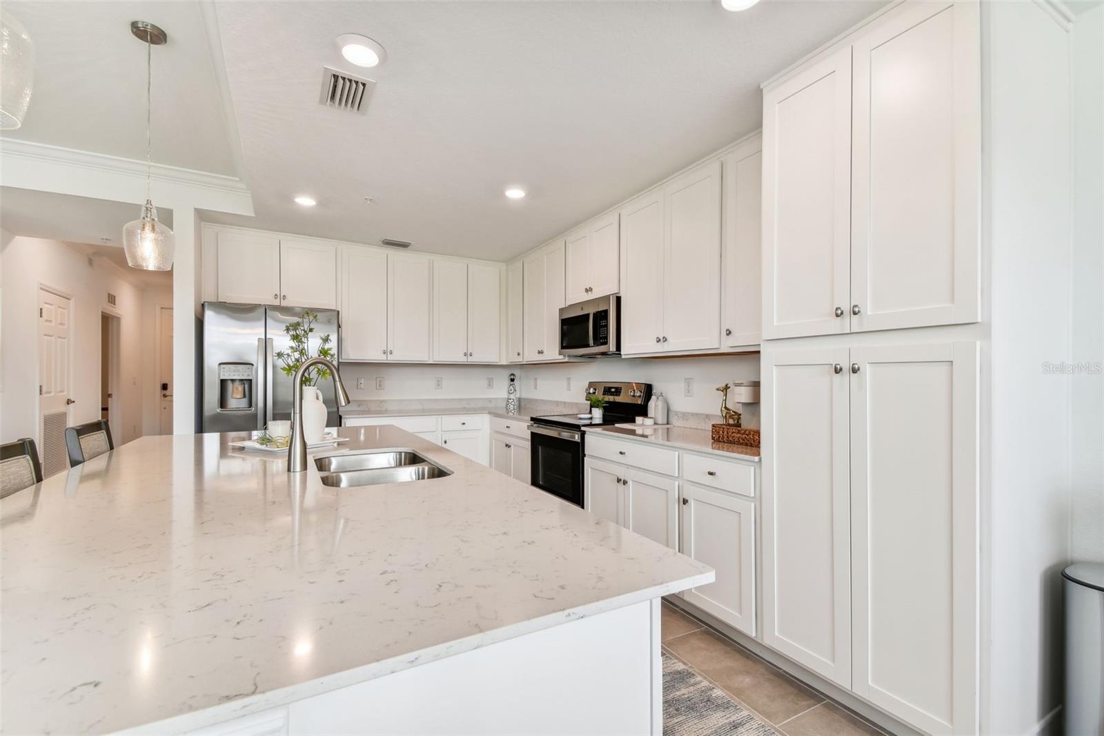 LAKEWOOD NATIONAL - Residential