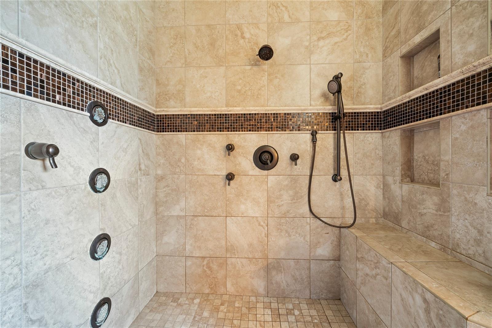 BUNGALOW BAY ESTATES - Residential