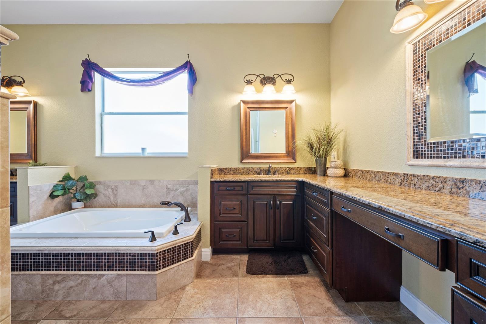 BUNGALOW BAY ESTATES - Residential