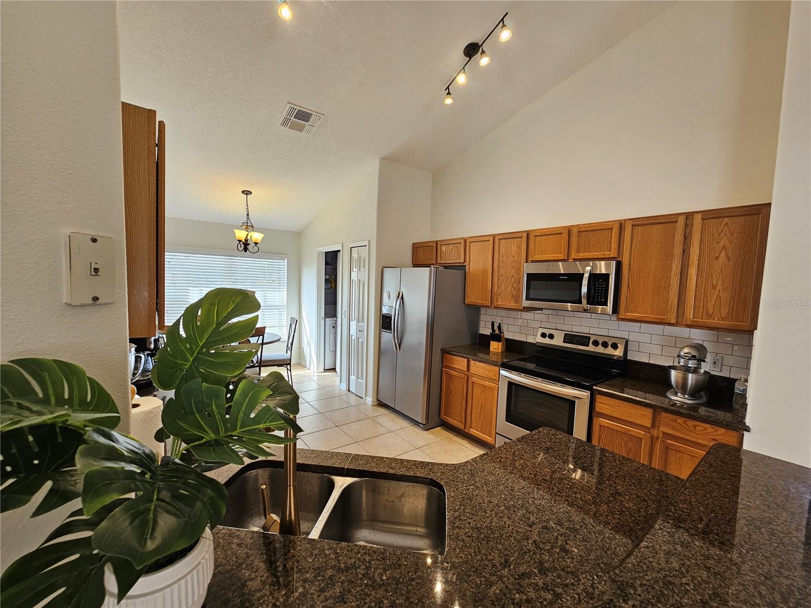 ROLLING HILLS ESTATES - Residential