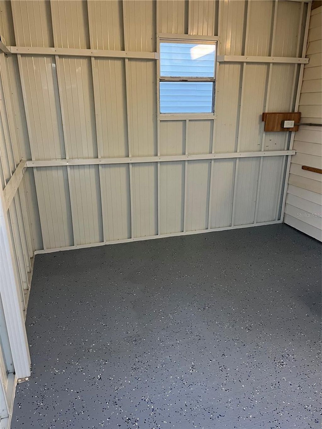 listing image 63