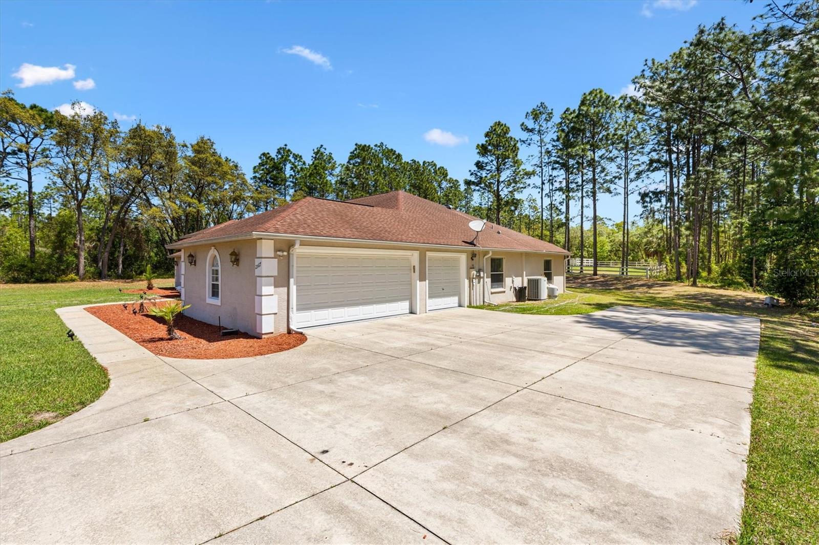 2567 N STAMPEDE DRIVE