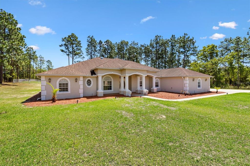 Photo of 2567 N Stampede Drive, Beverly Hills, FL 34465 (MLS # OM722691)