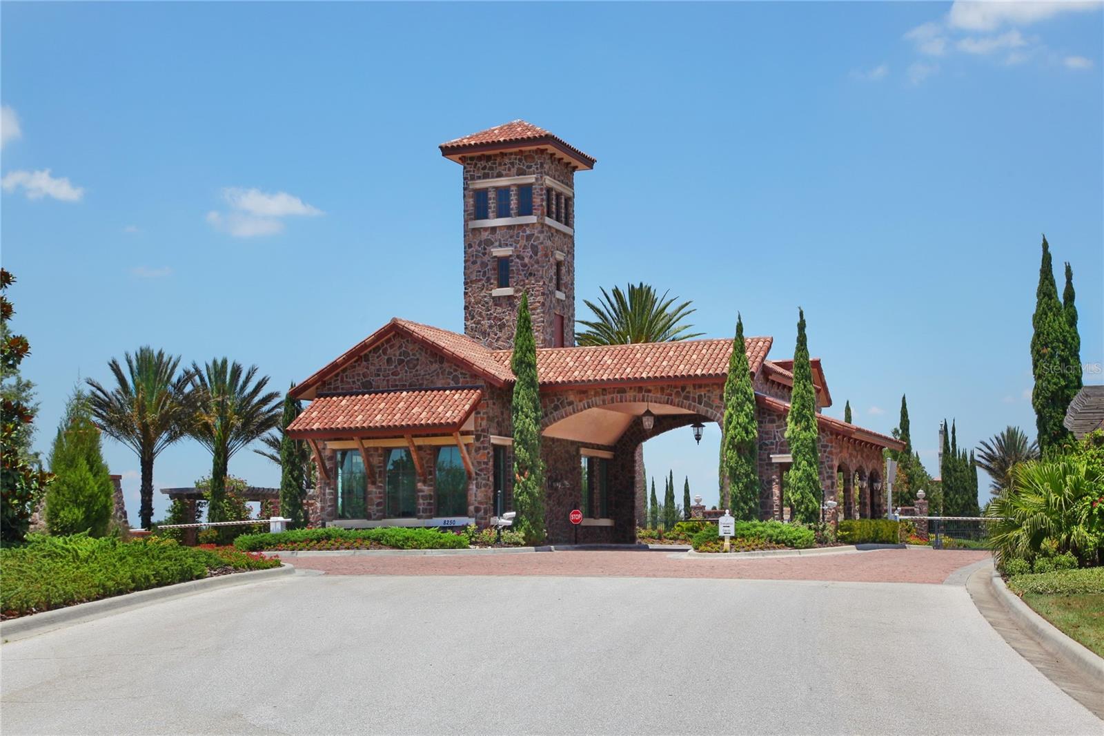 LAKE CLUB - Residential