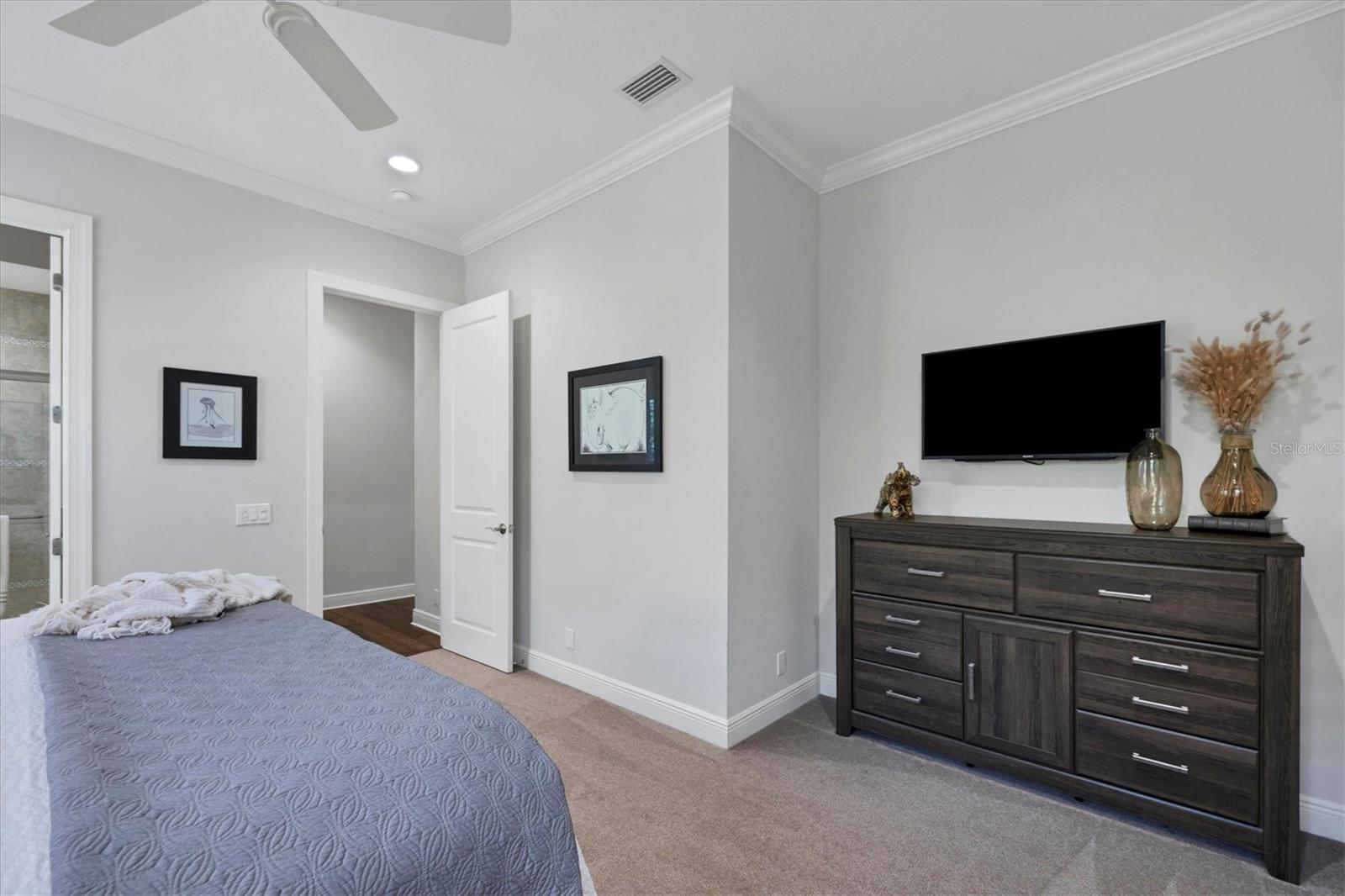 LAKE CLUB - Residential