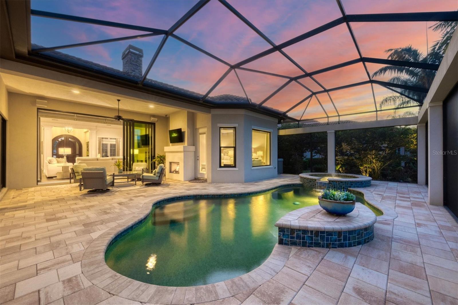 LAKE CLUB - Residential