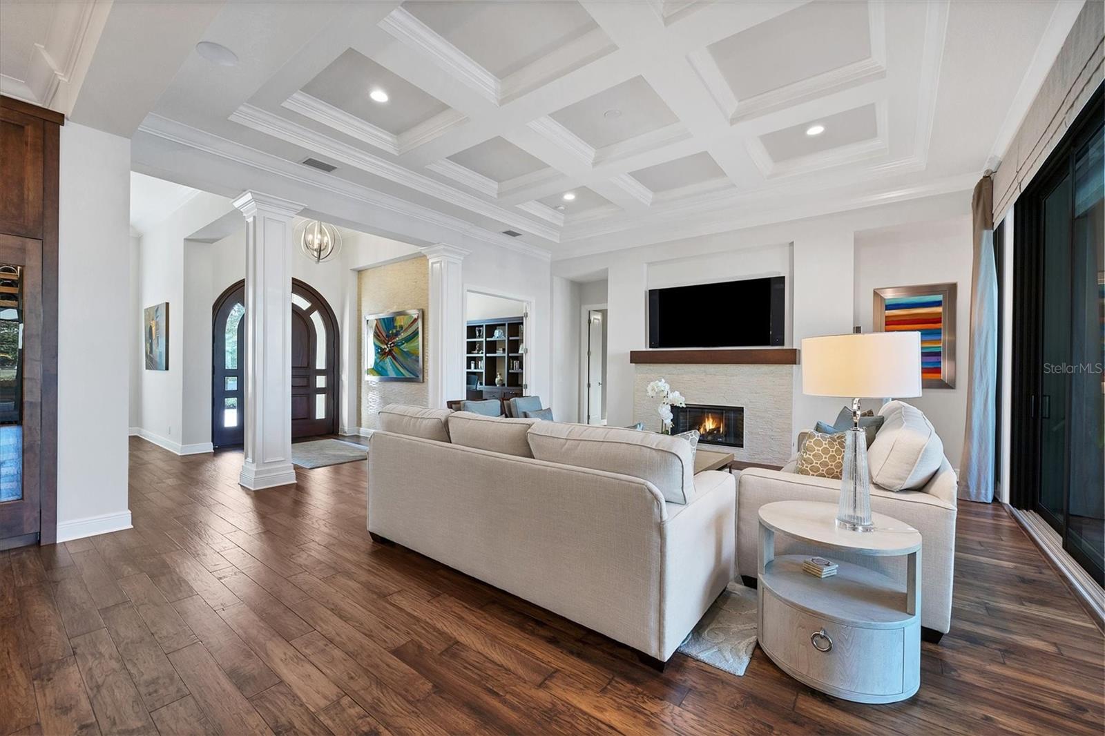 LAKE CLUB - Residential