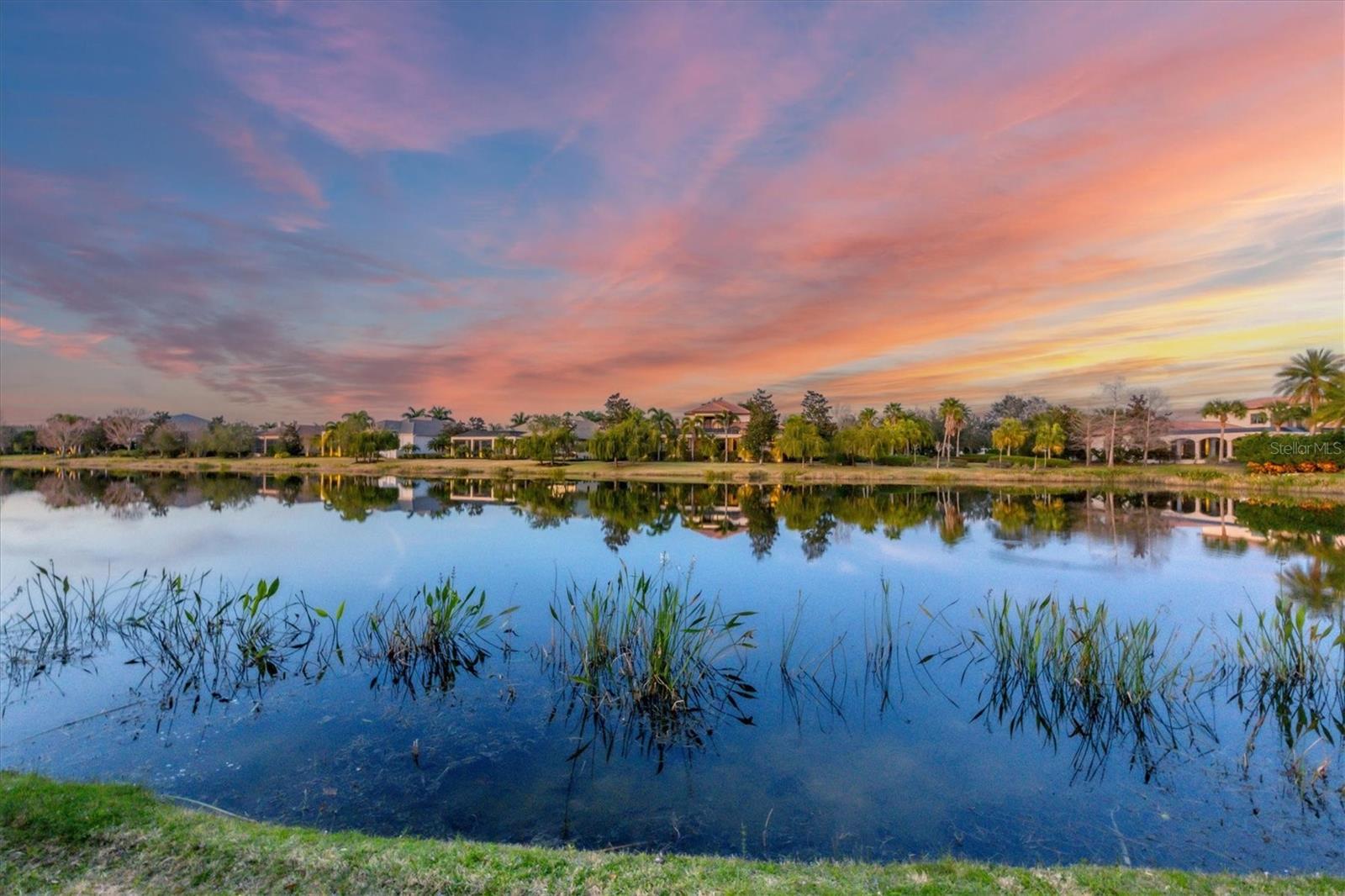 LAKE CLUB - Residential