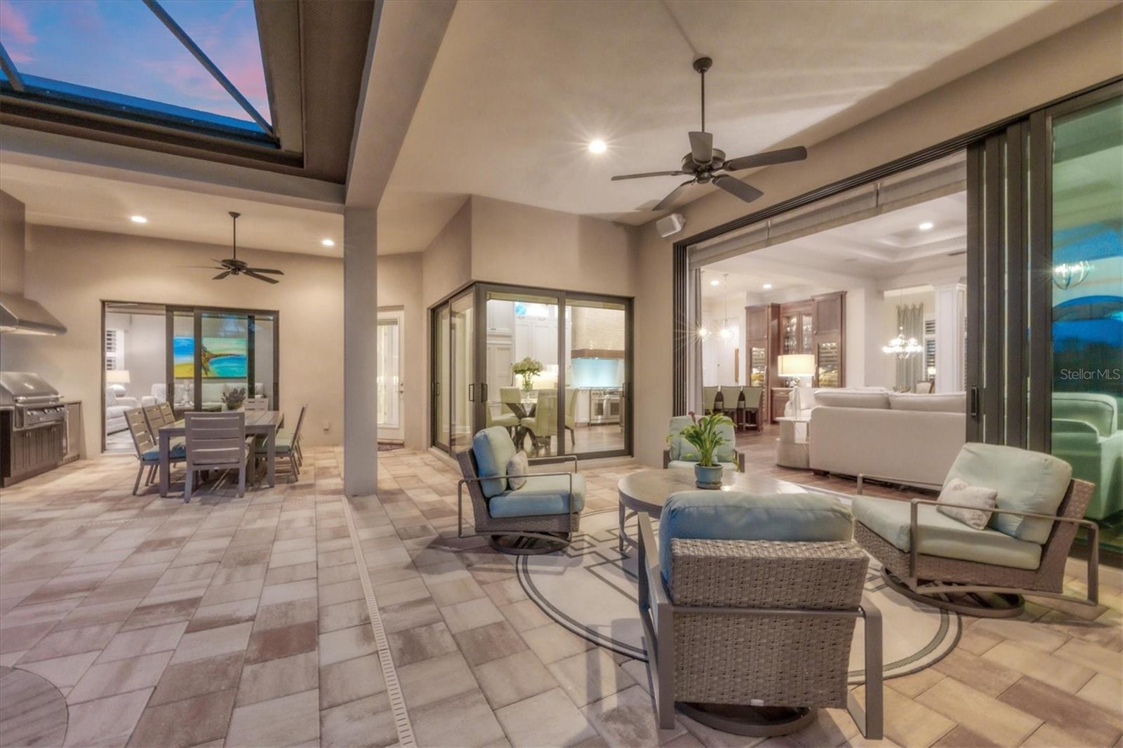 LAKE CLUB - Residential