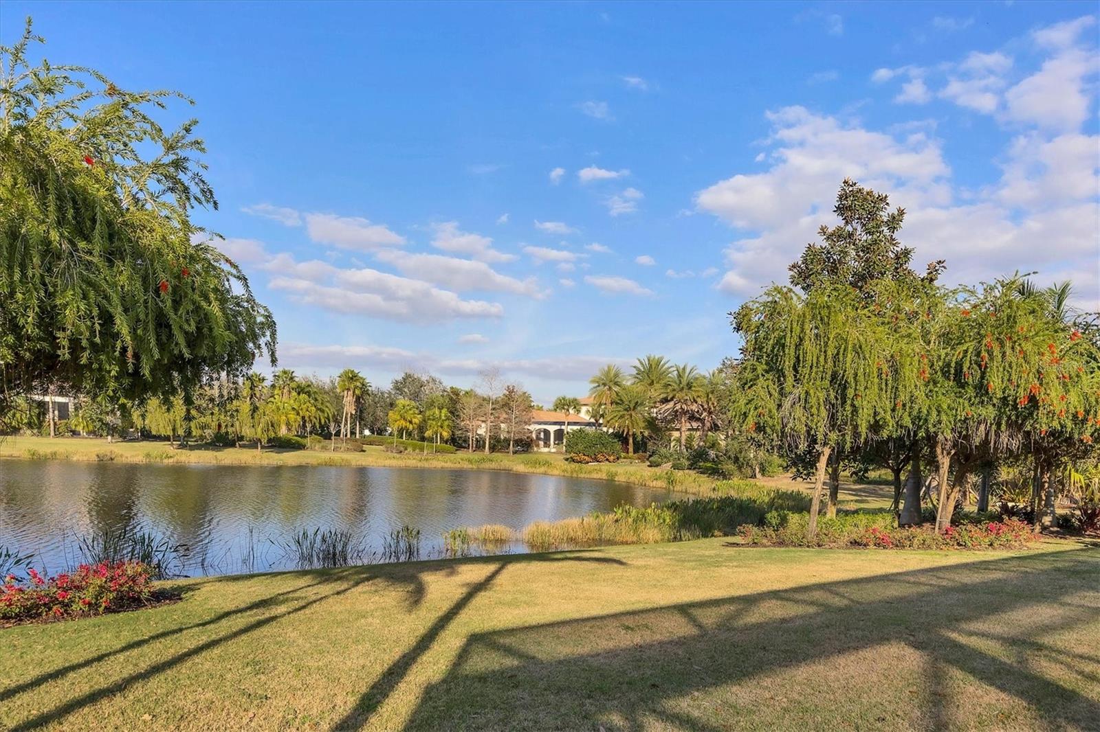 LAKE CLUB - Residential