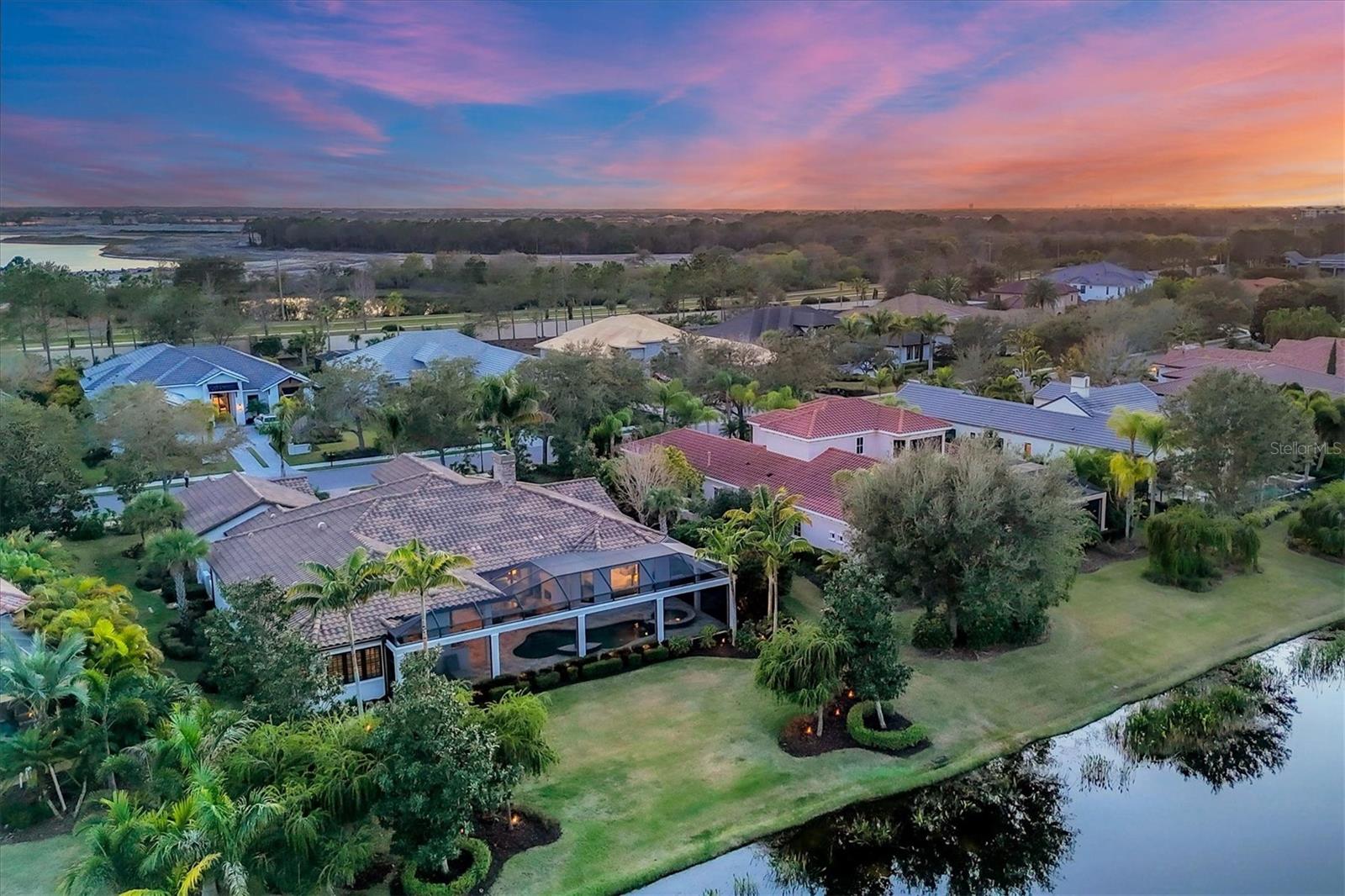 LAKE CLUB - Residential