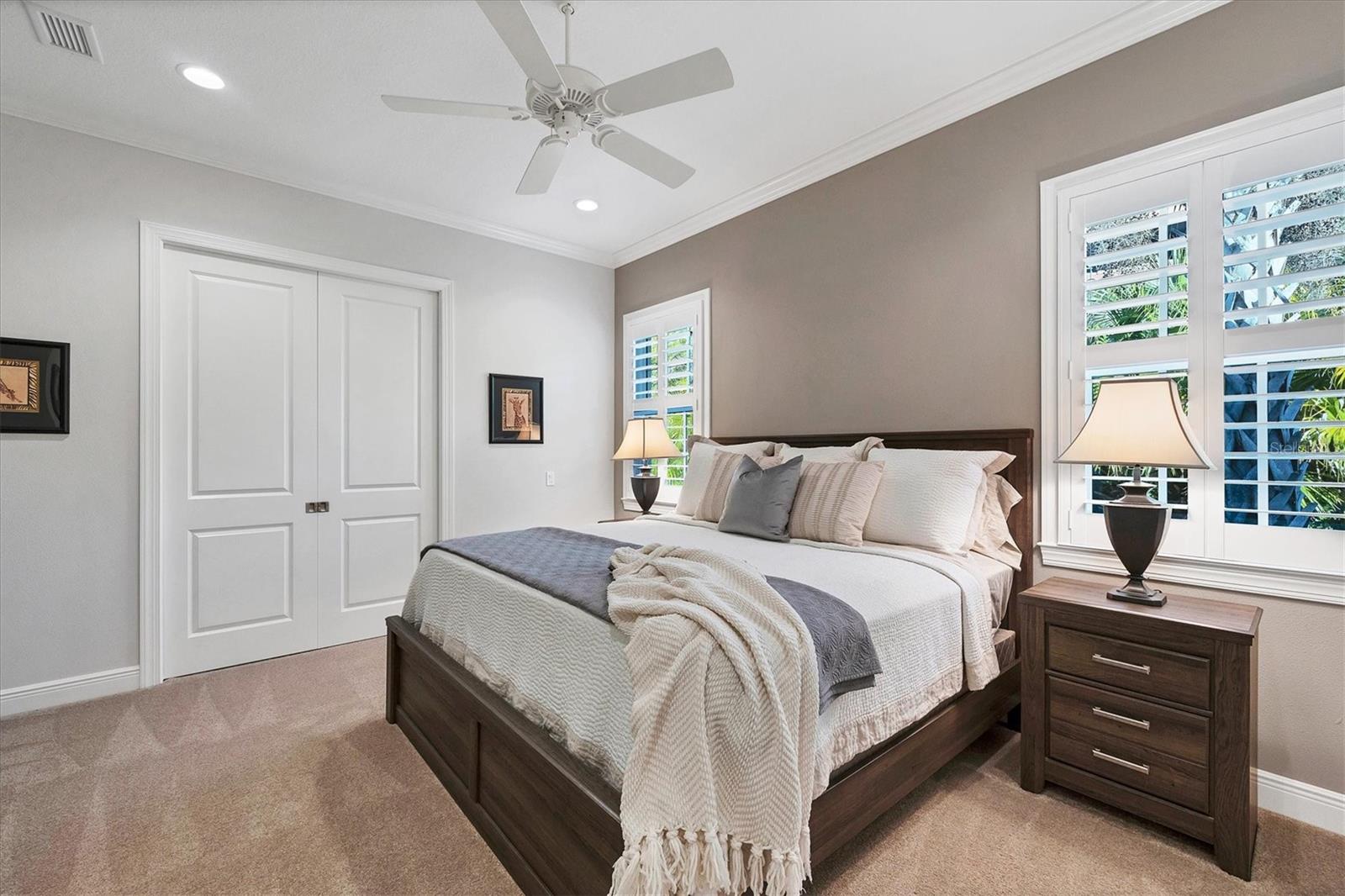 LAKE CLUB - Residential