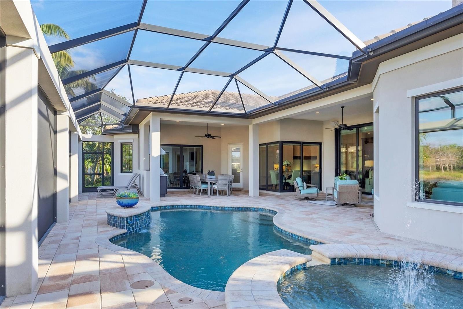 LAKE CLUB - Residential