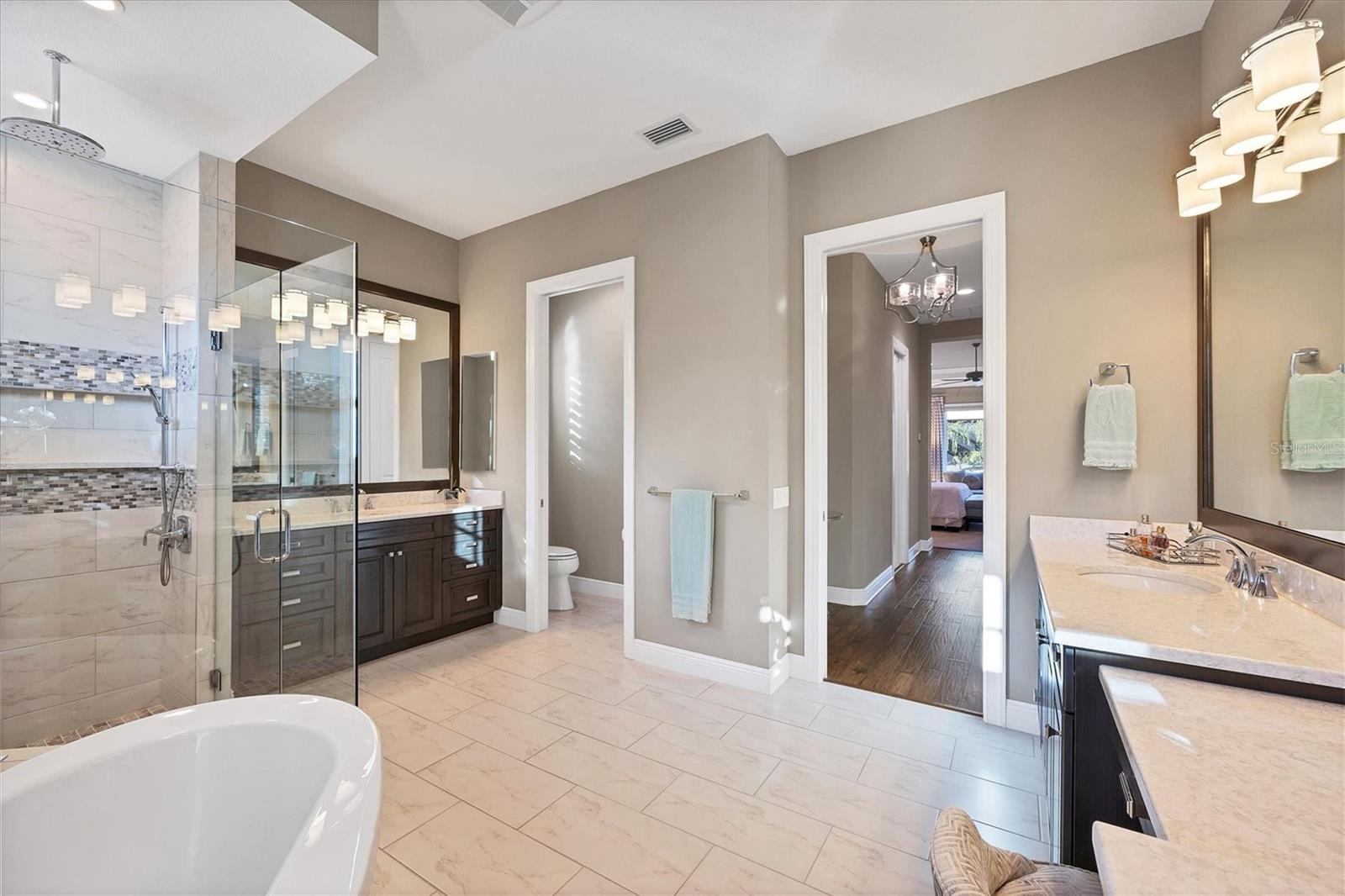 LAKE CLUB - Residential