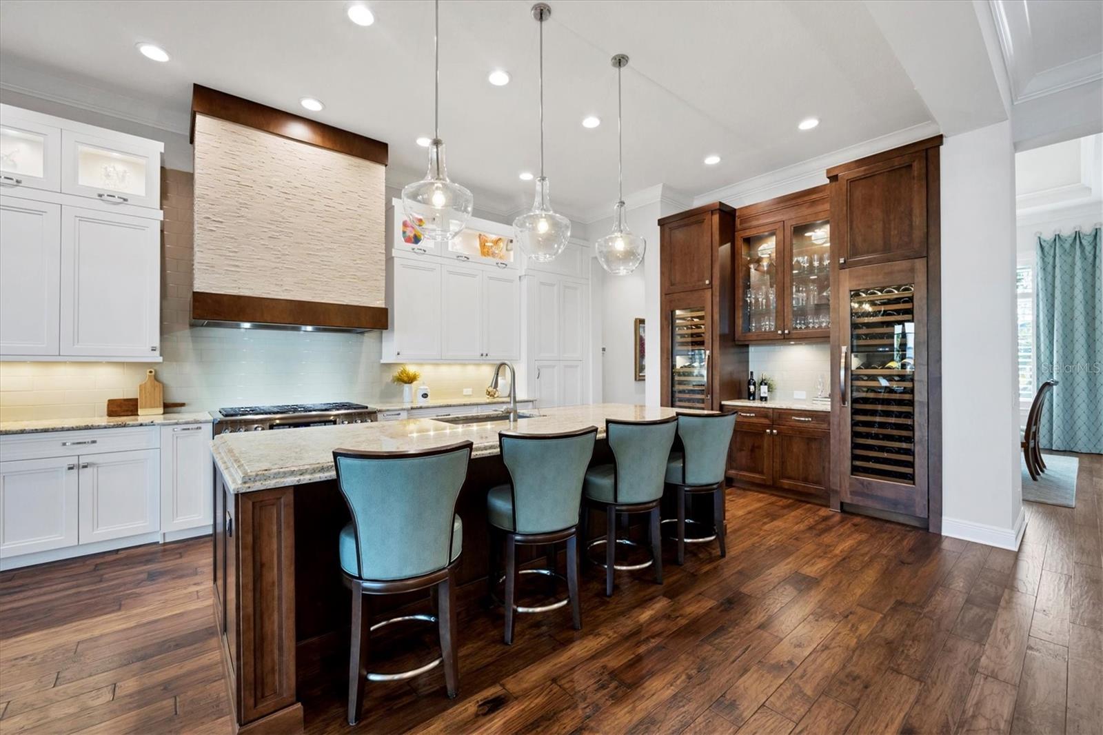 LAKE CLUB - Residential