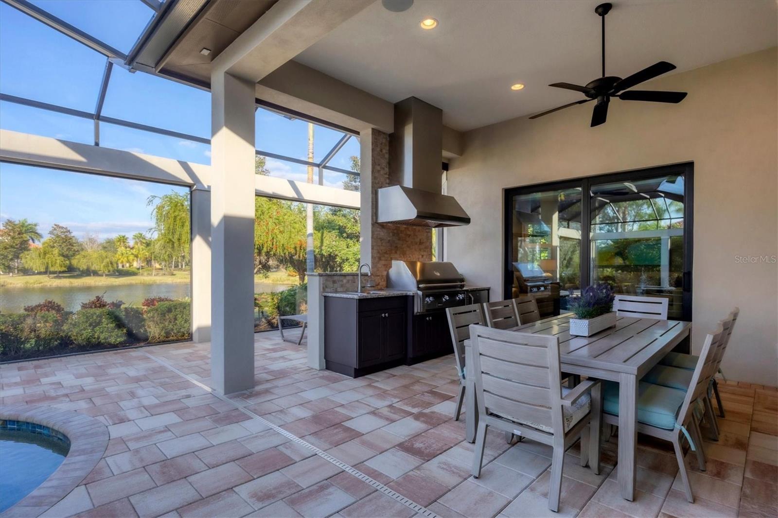 LAKE CLUB - Residential