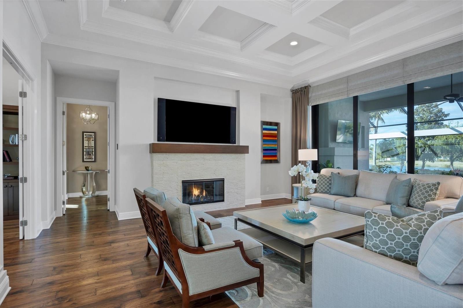 LAKE CLUB - Residential