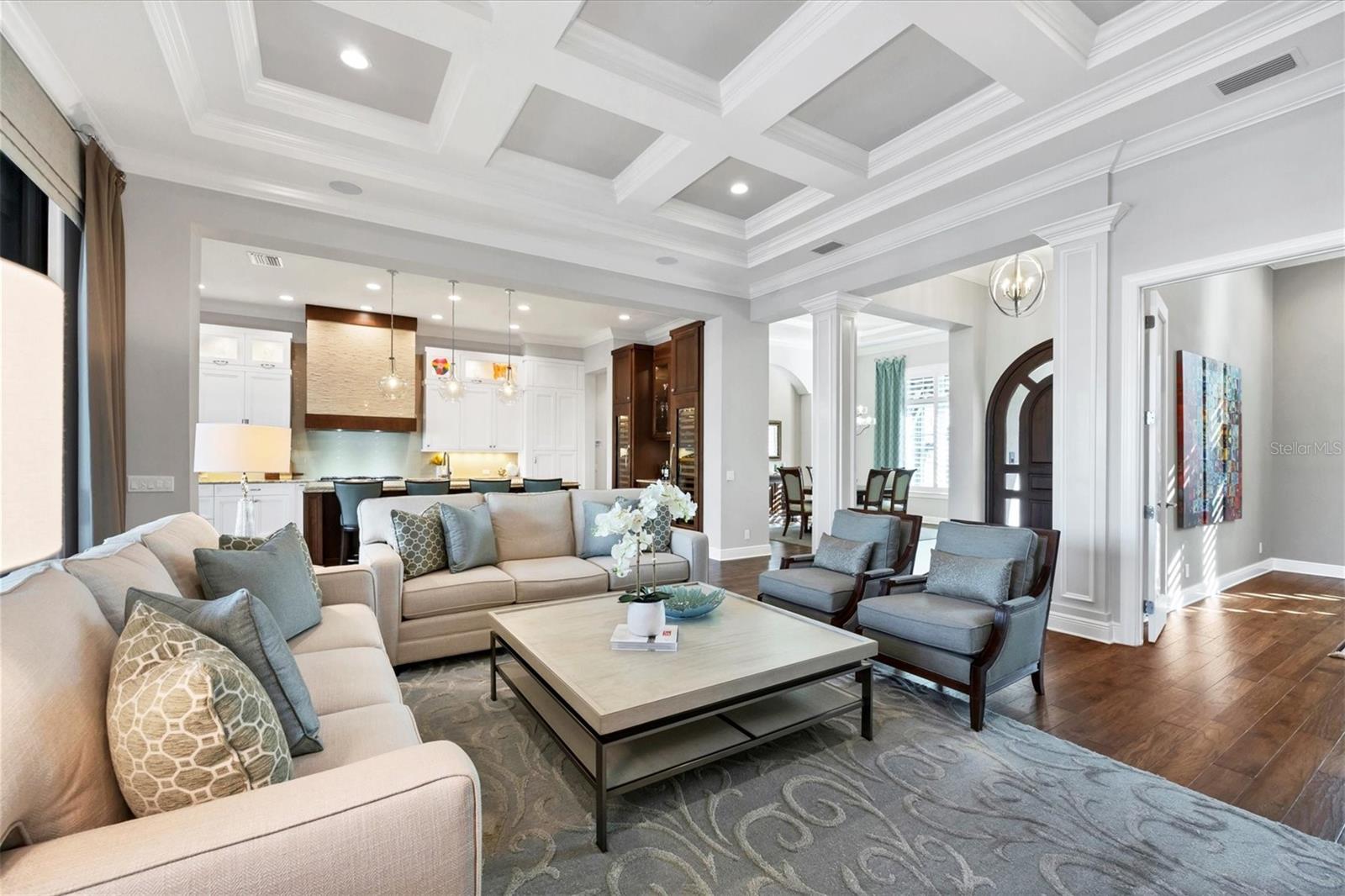 LAKE CLUB - Residential