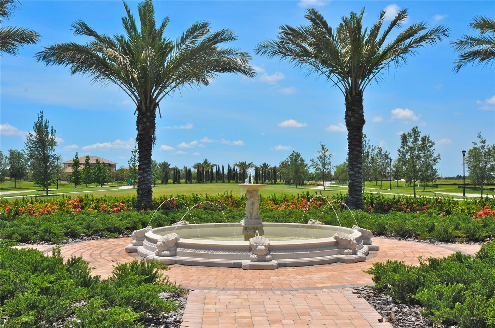 LAKE CLUB - Residential