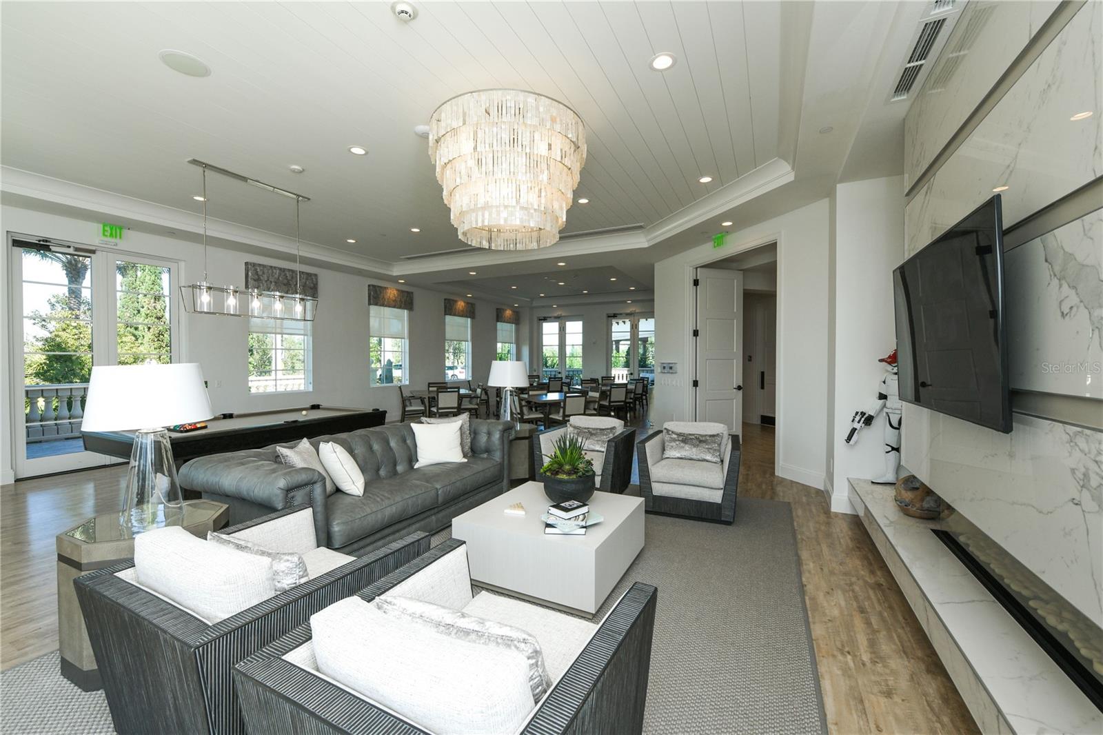 LAKE CLUB - Residential