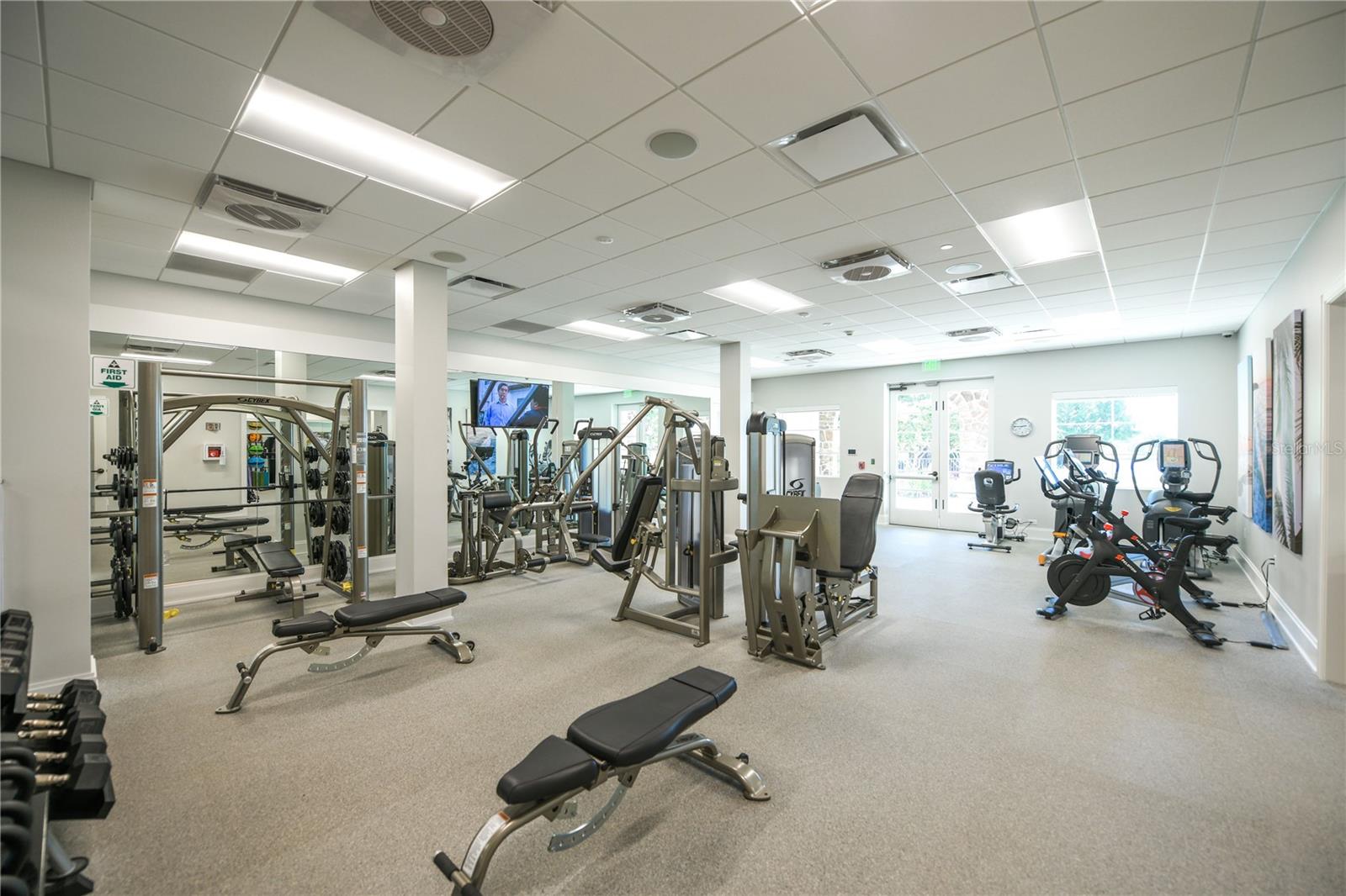 LAKE CLUB - Residential