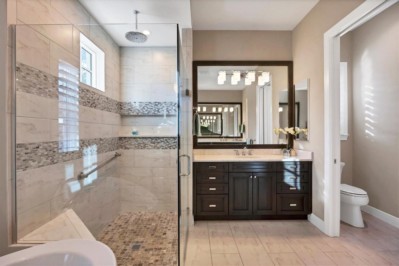 LAKE CLUB - Residential